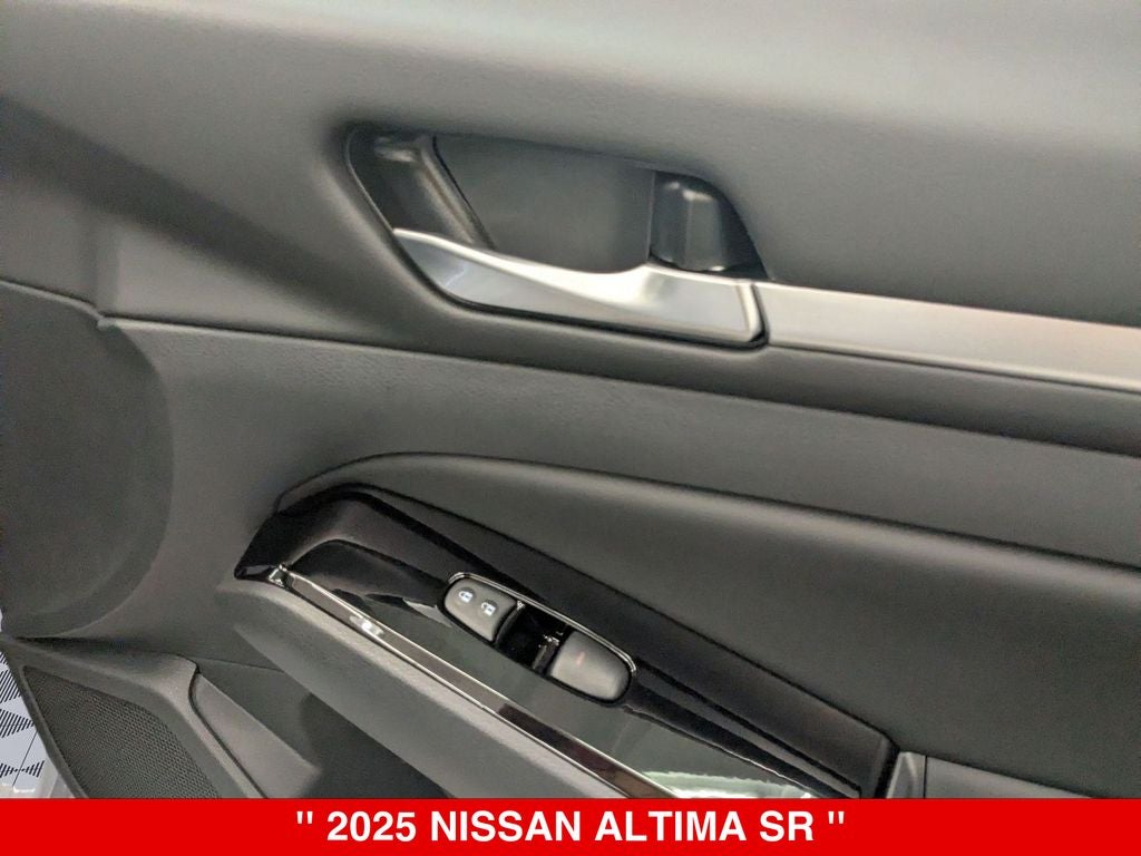 2025 Nissan Altima SR