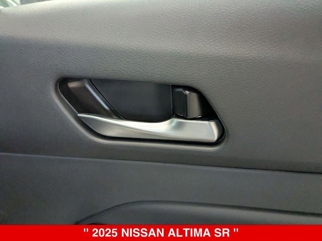 2025 Nissan Altima SR