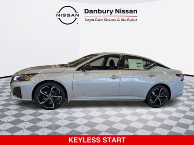 2025 Nissan Altima SR