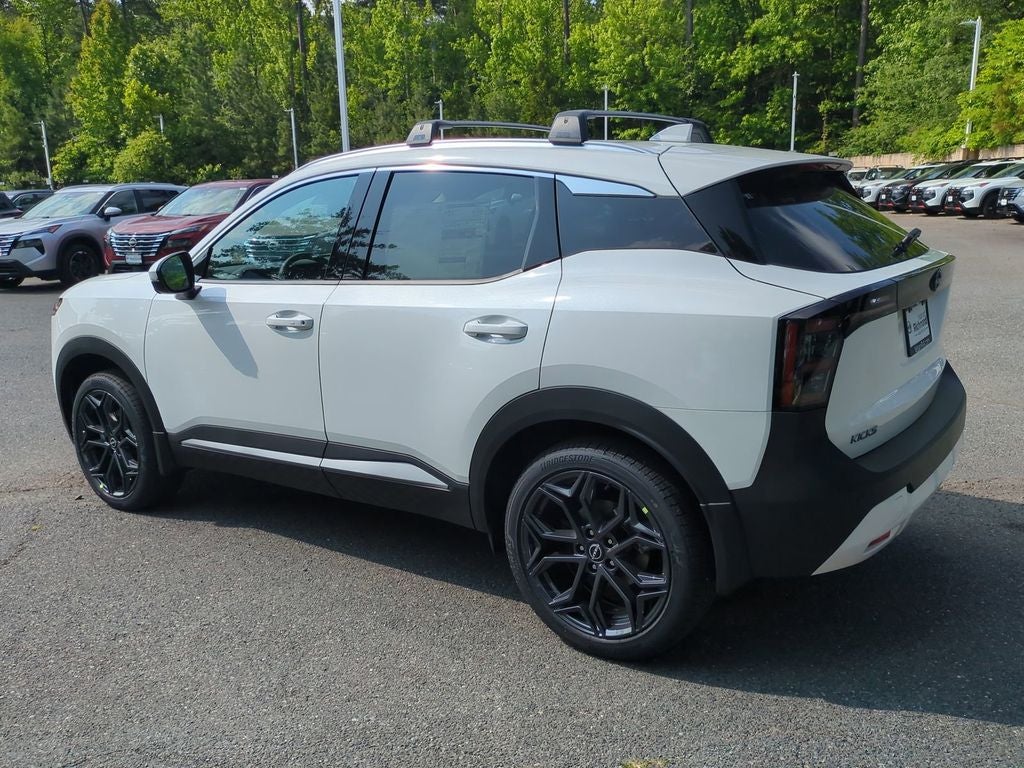 2025 Nissan Kicks SR