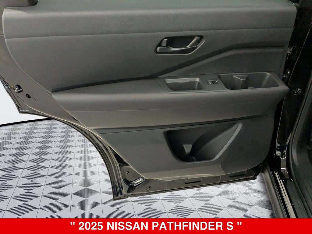 2025 Nissan Pathfinder S