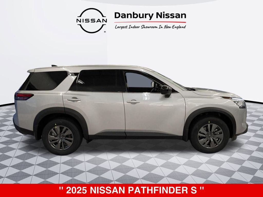 2025 Nissan Pathfinder S