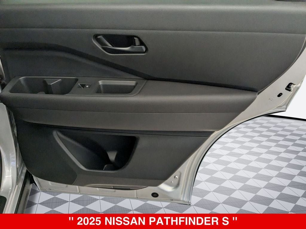 2025 Nissan Pathfinder S