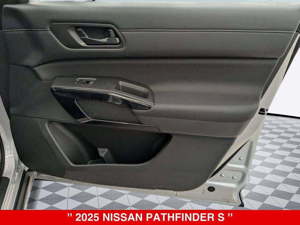 2025 Nissan Pathfinder S