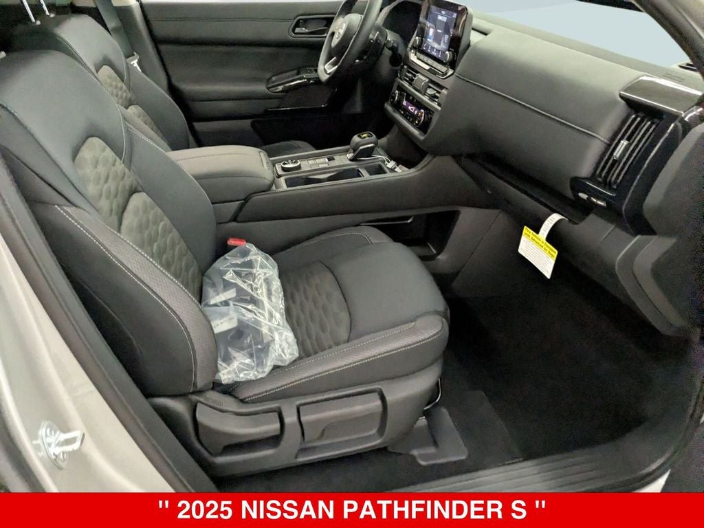 2025 Nissan Pathfinder S