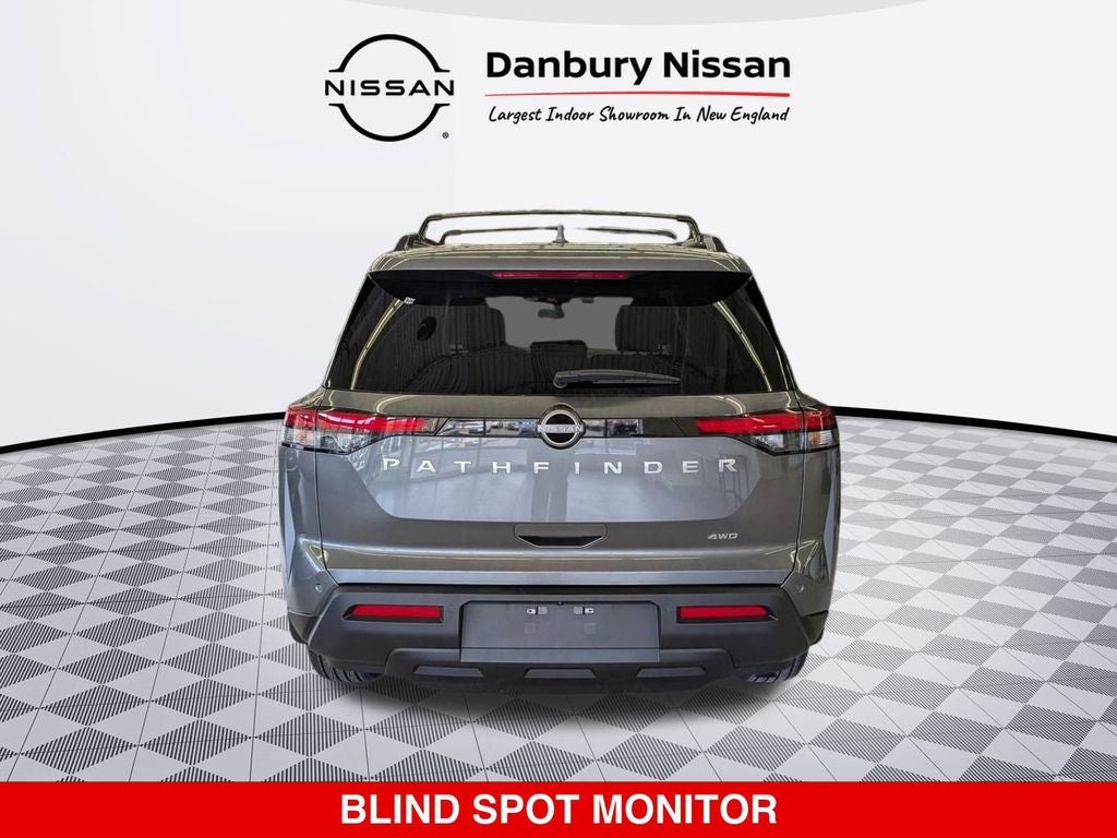 2025 Nissan Pathfinder SV