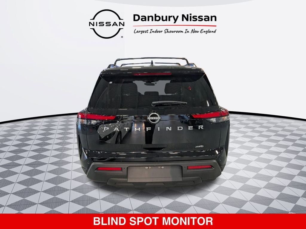 2025 Nissan Pathfinder SV