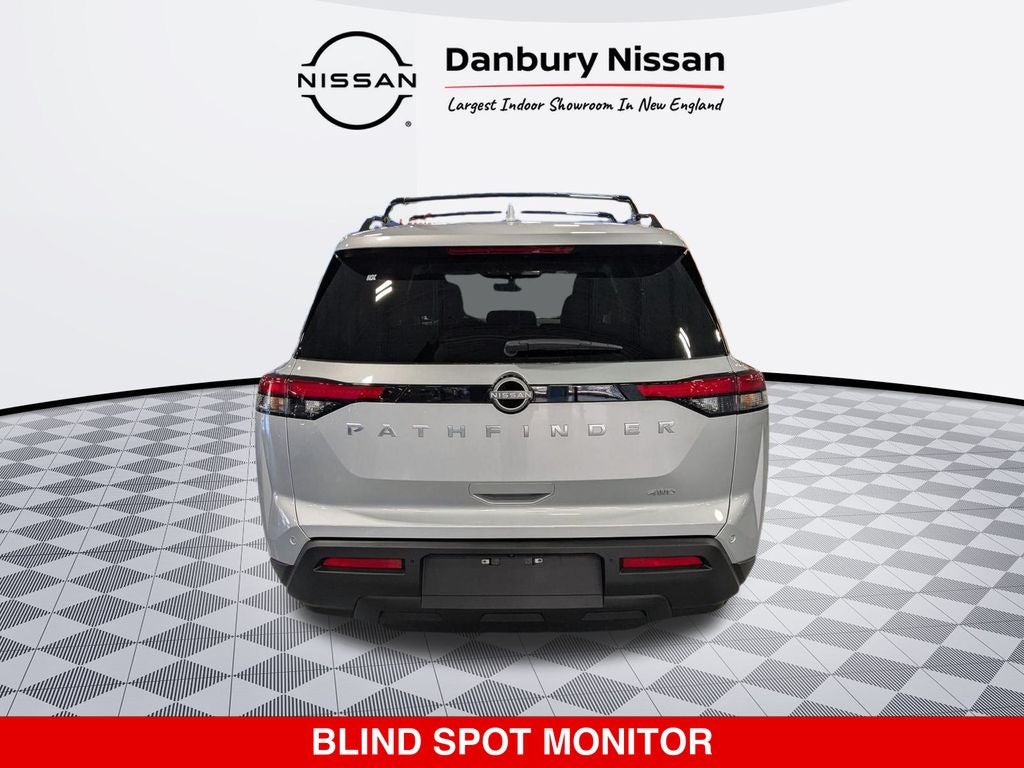 2025 Nissan Pathfinder SV