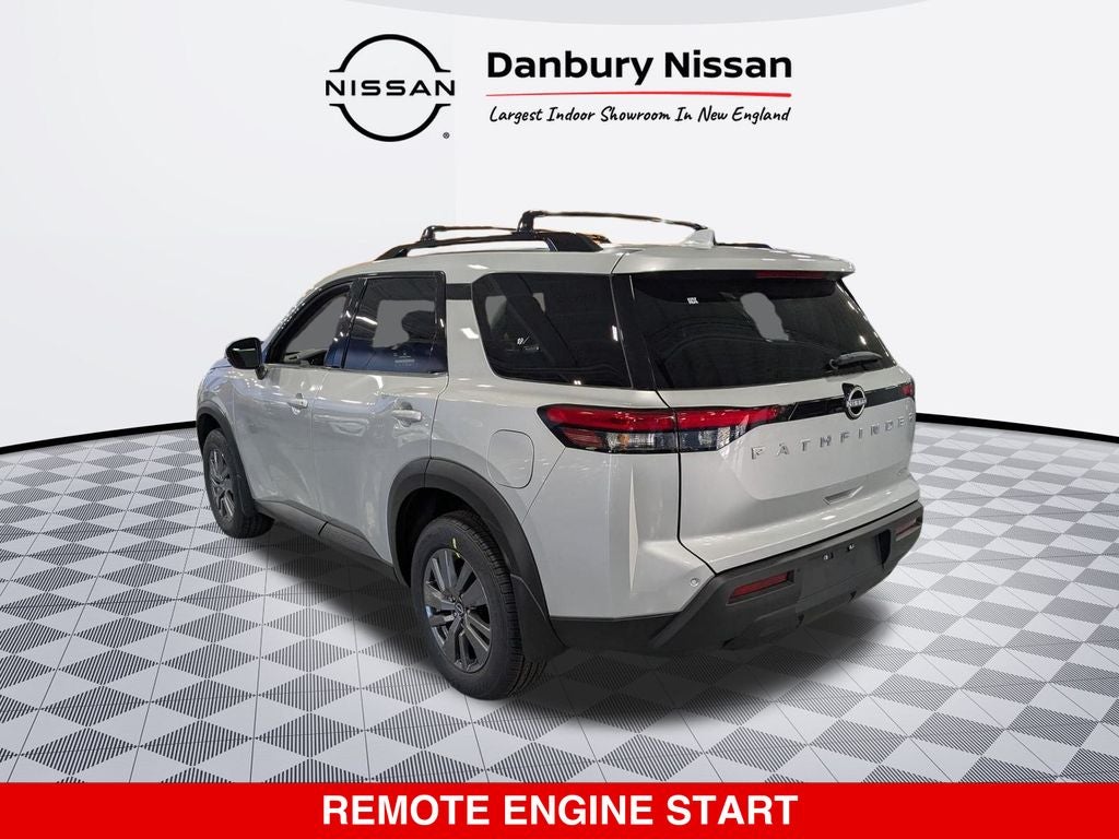2025 Nissan Pathfinder SV