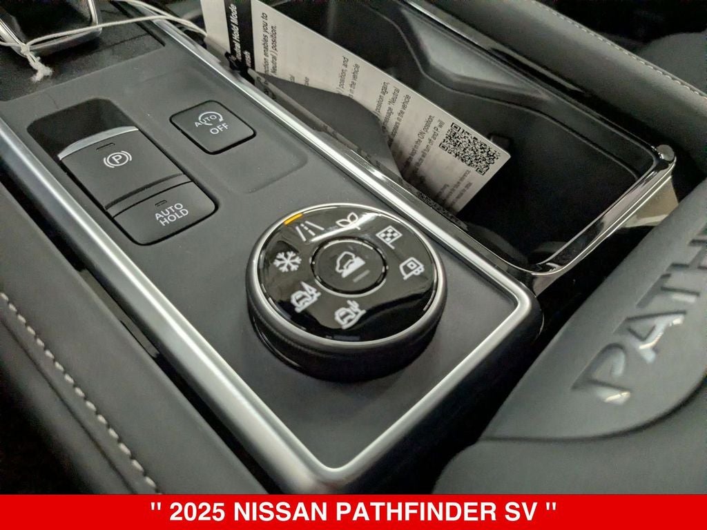 2025 Nissan Pathfinder SV