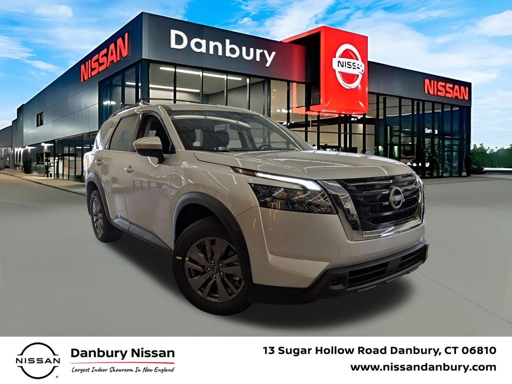 2025 Nissan Pathfinder SV