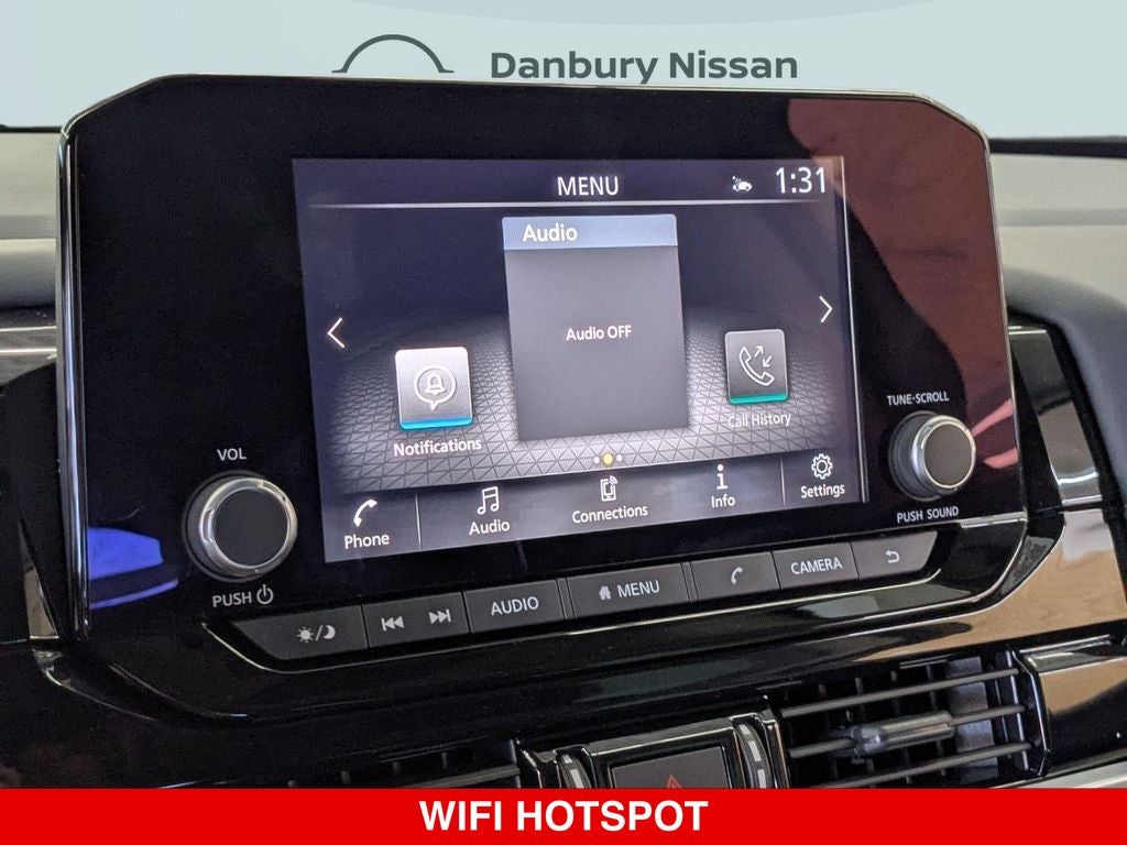 2025 Nissan Pathfinder SV