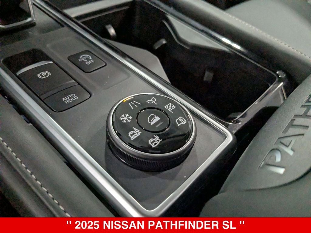 2025 Nissan Pathfinder SL