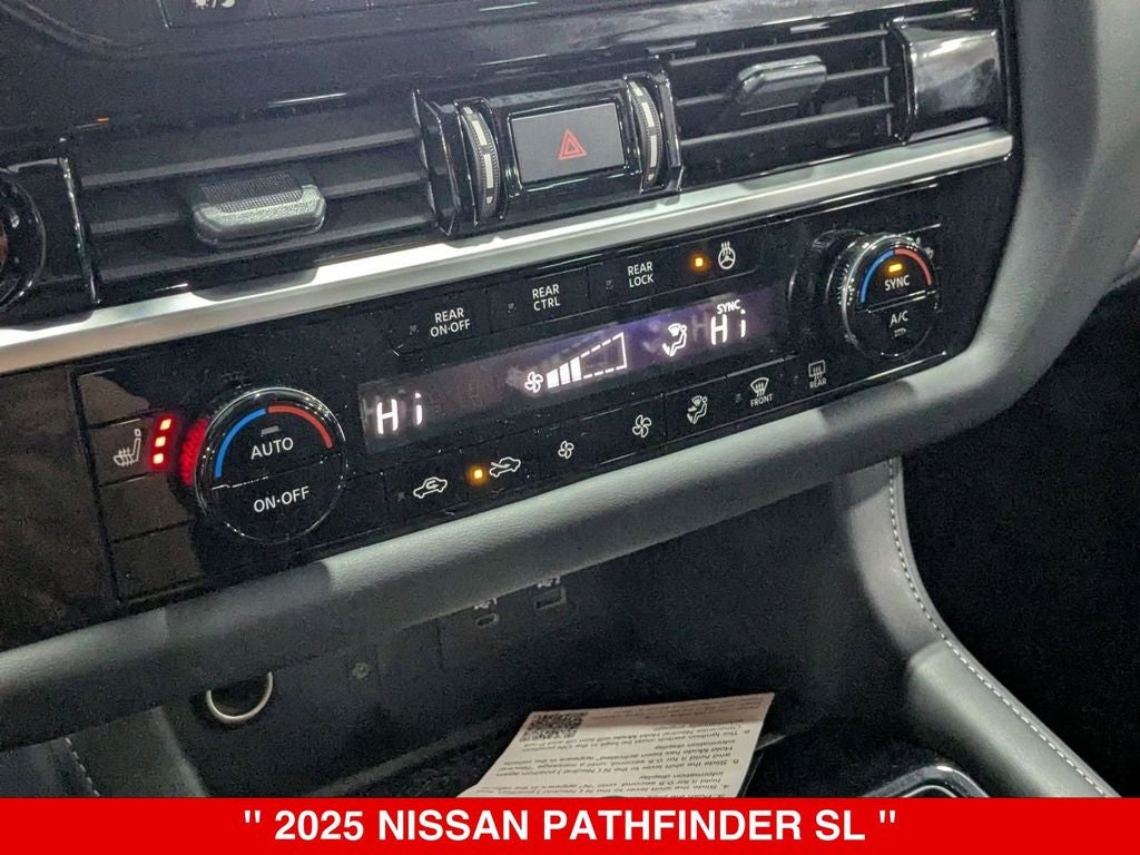 2025 Nissan Pathfinder SL