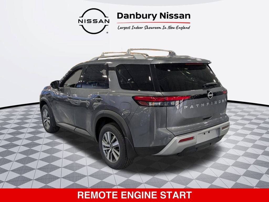 2025 Nissan Pathfinder SL