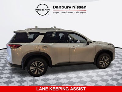 2025 Nissan Pathfinder SL