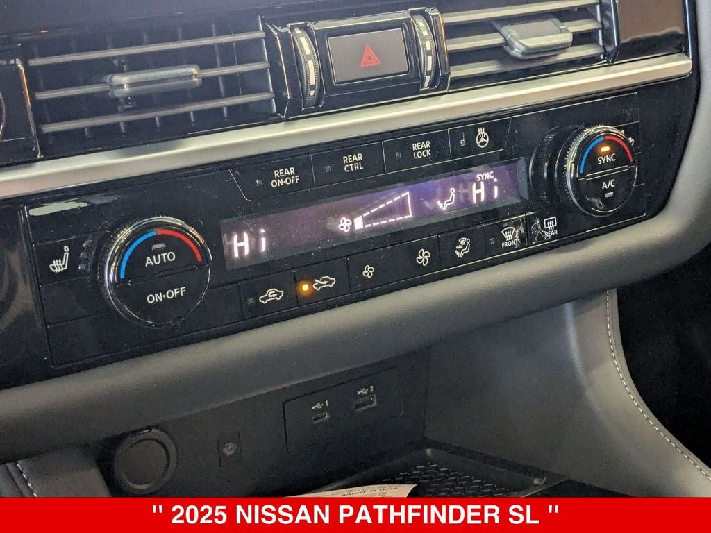 2025 Nissan Pathfinder SL