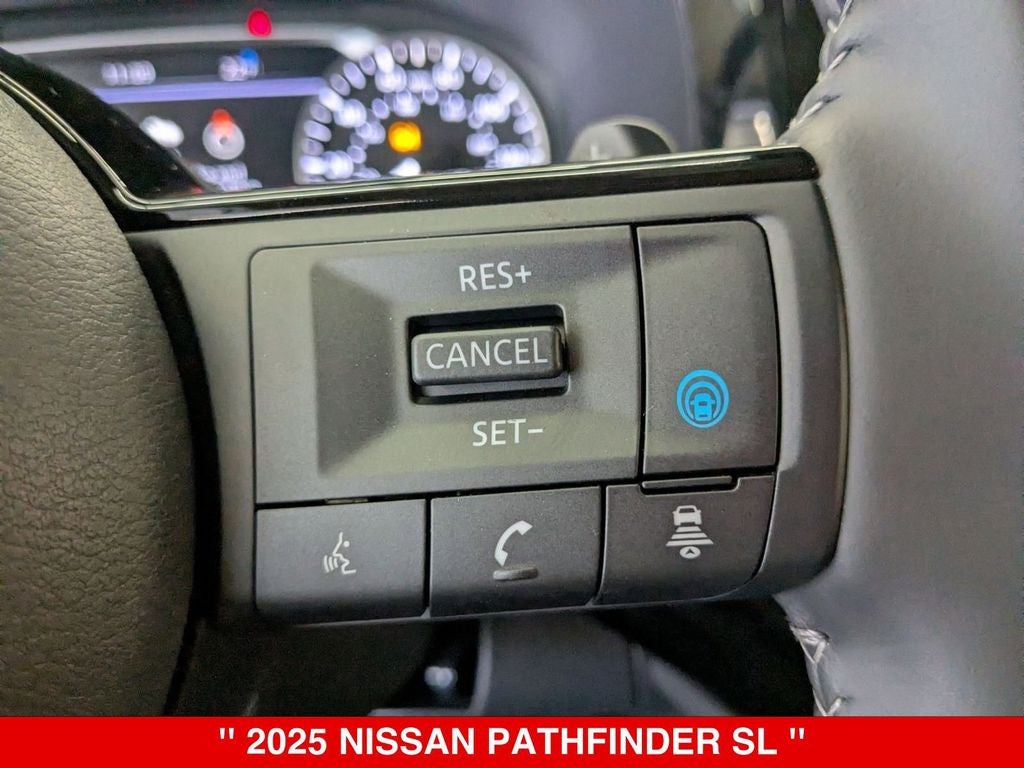 2025 Nissan Pathfinder SL
