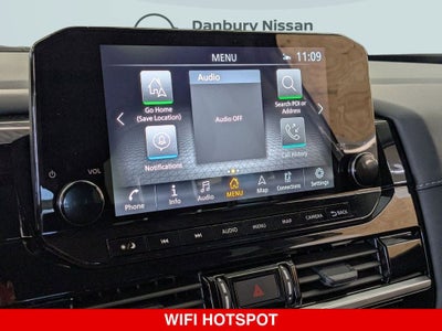 2025 Nissan Pathfinder SL