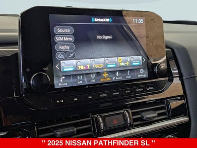 2025 Nissan Pathfinder SL
