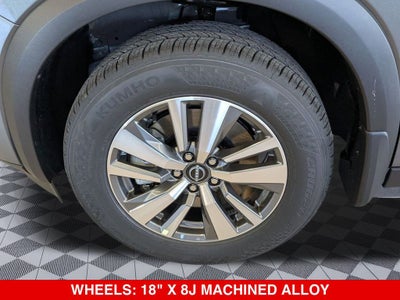 2025 Nissan Pathfinder SL