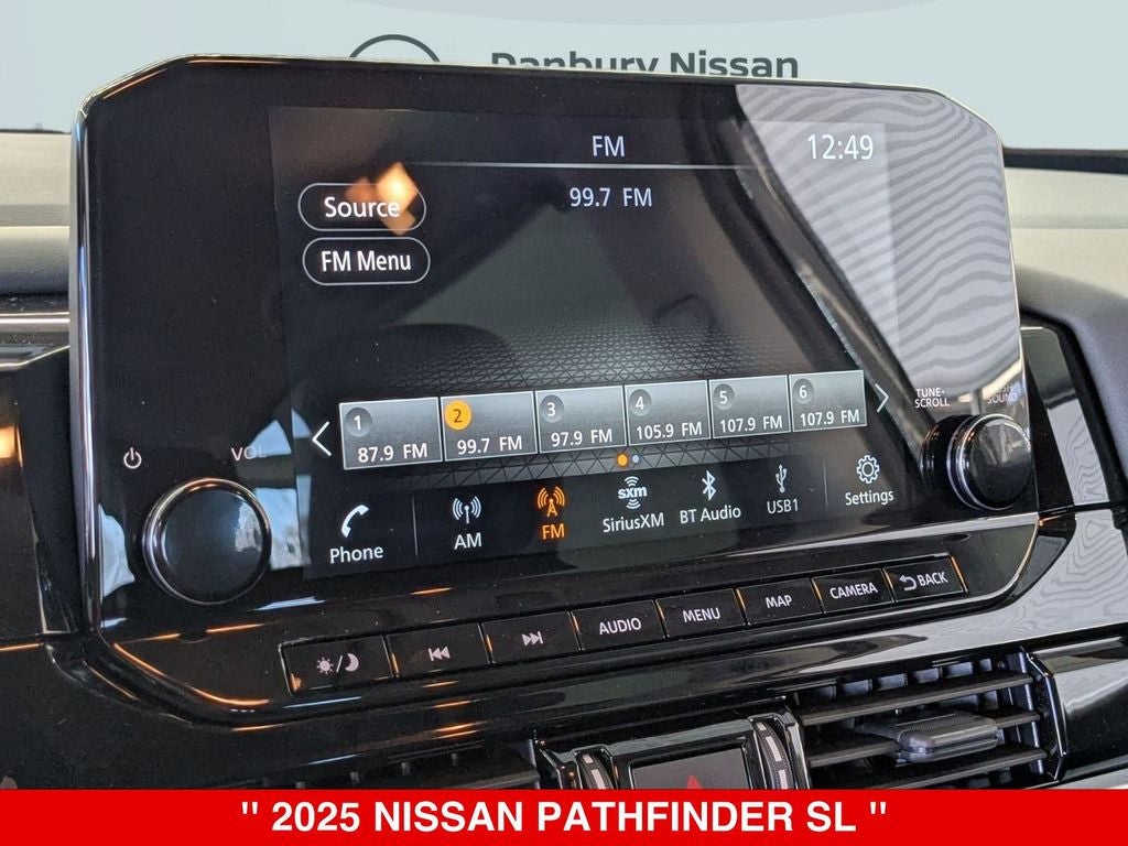 2025 Nissan Pathfinder SL