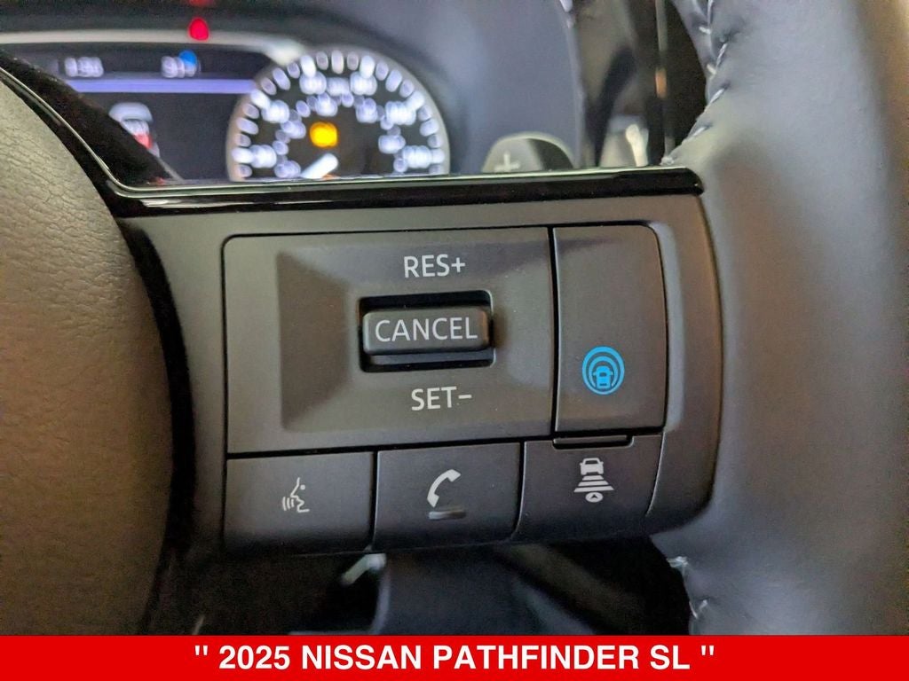 2025 Nissan Pathfinder SL