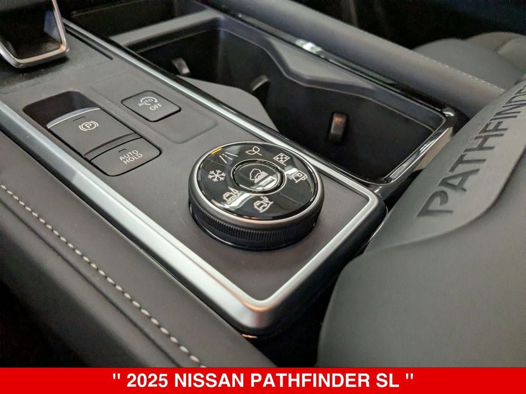 2025 Nissan Pathfinder SL
