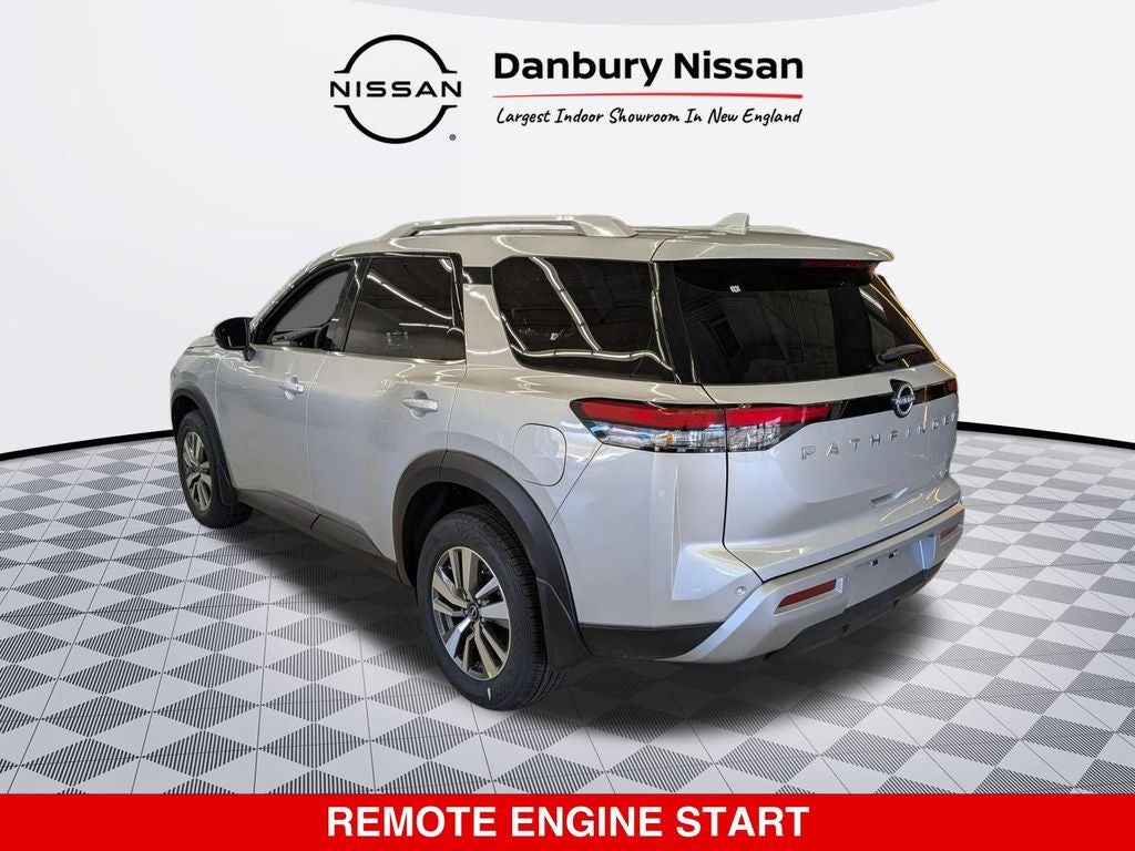 2025 Nissan Pathfinder SL