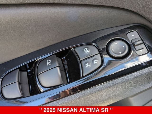 2025 Nissan Altima SR