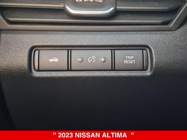 2023 Nissan Altima SR
