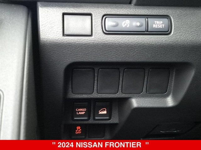 2024 Nissan Frontier SV