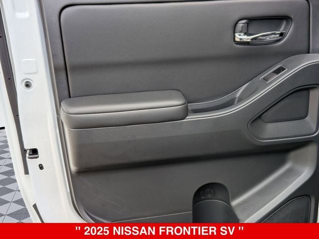 2025 Nissan Frontier Crew Cab SV