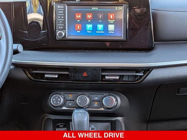 2025 Nissan Kicks S