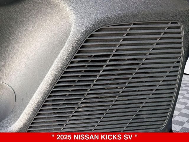 2025 Nissan Kicks SV