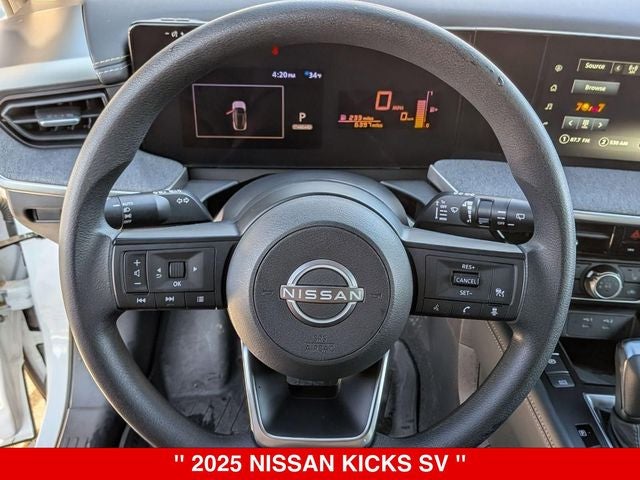 2025 Nissan Kicks SV
