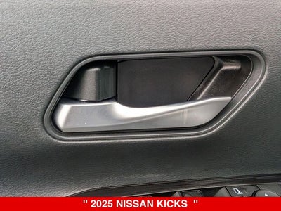 2025 Nissan Kicks Base