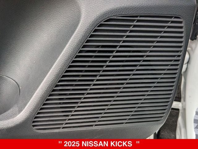 2025 Nissan Kicks Base