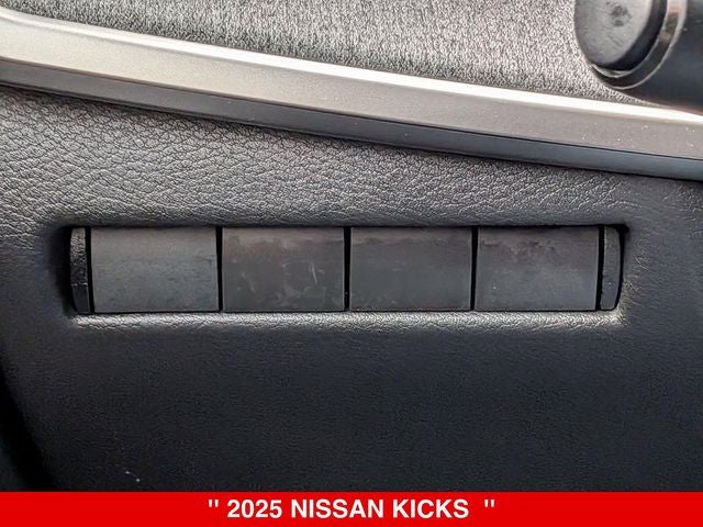 2025 Nissan Kicks Base