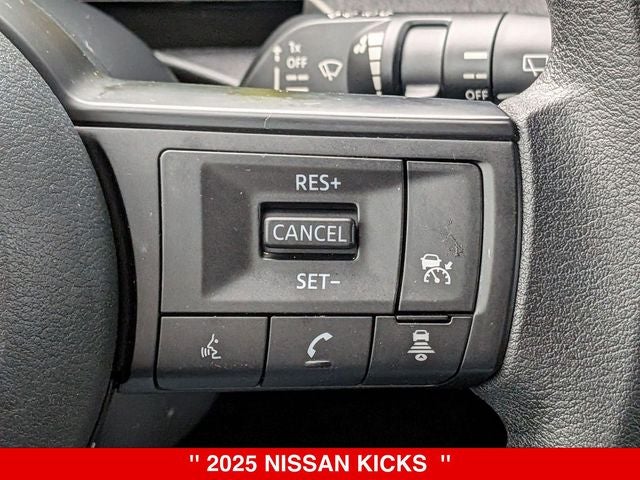 2025 Nissan Kicks Base