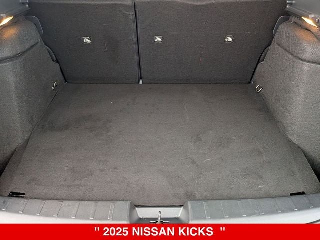 2025 Nissan Kicks Base