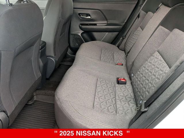 2025 Nissan Kicks Base