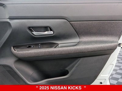 2025 Nissan Kicks Base