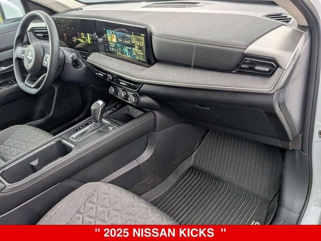 2025 Nissan Kicks Base