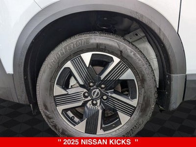 2025 Nissan Kicks Base