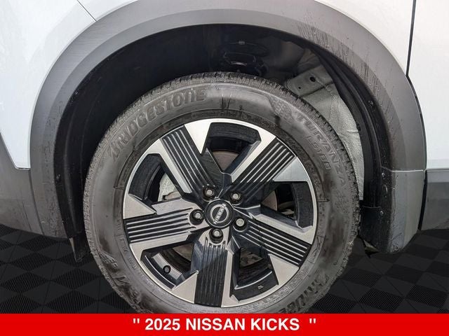 2025 Nissan Kicks Base