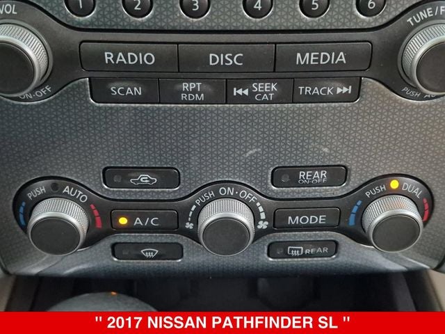 2017 Nissan Pathfinder SL
