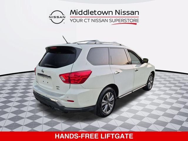 2017 Nissan Pathfinder SL