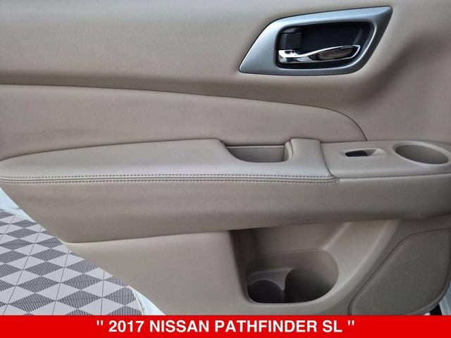 2017 Nissan Pathfinder SL
