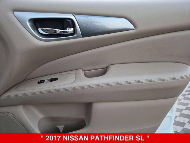 2017 Nissan Pathfinder SL